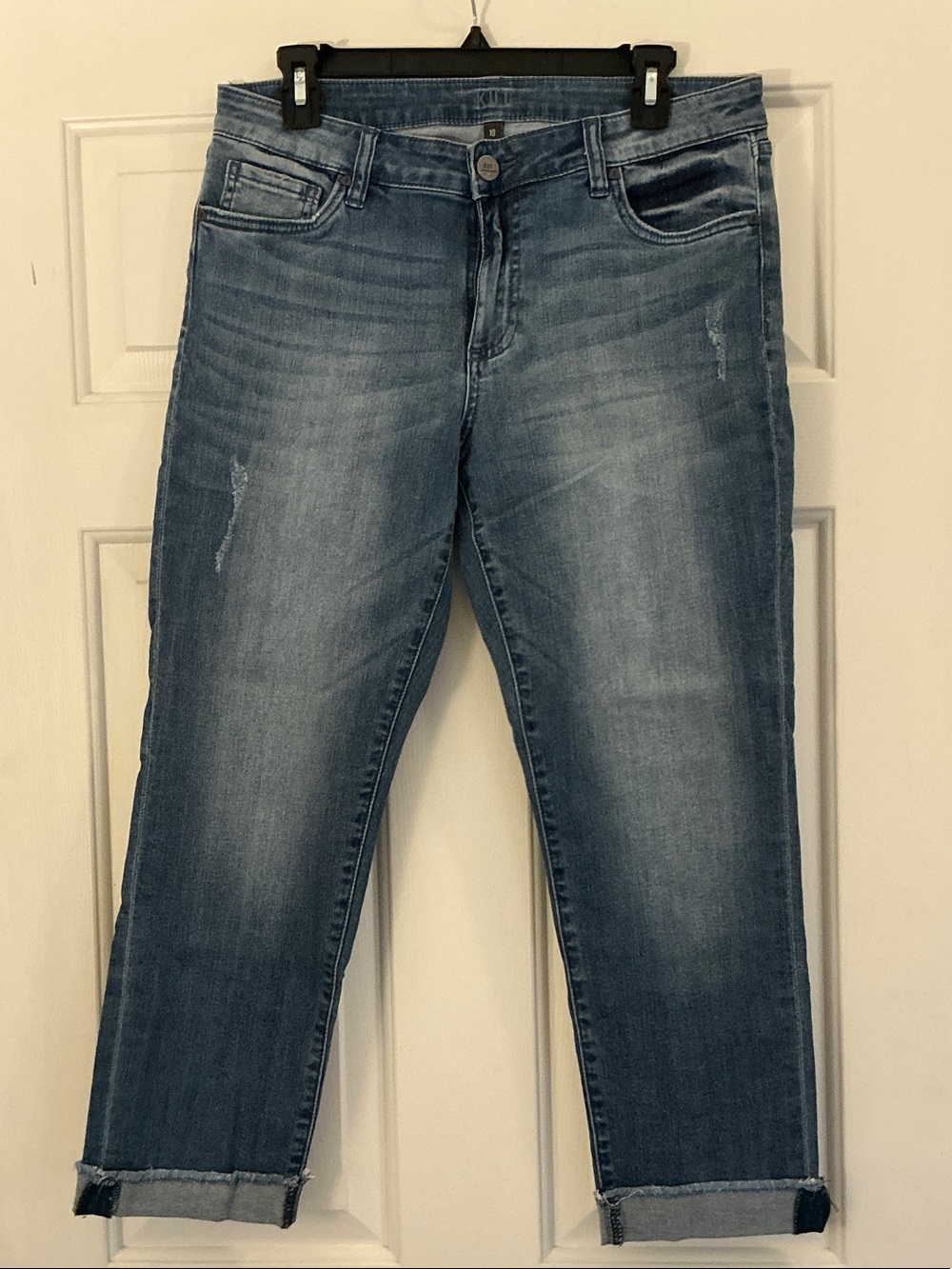 Kut from the Kloth Medium Blue Crop Straight Leg Jean size 10